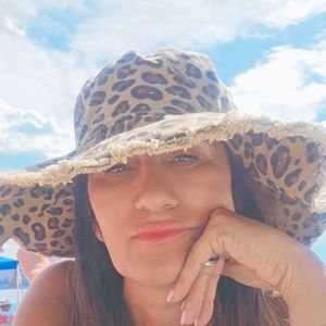 Meet your Posher, Karyvella